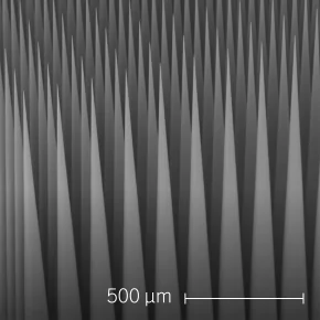 High aspect ratio microneedle array